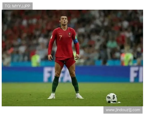 足球世界杯传奇球星素描集：致敬绿茵场上的永恒英雄