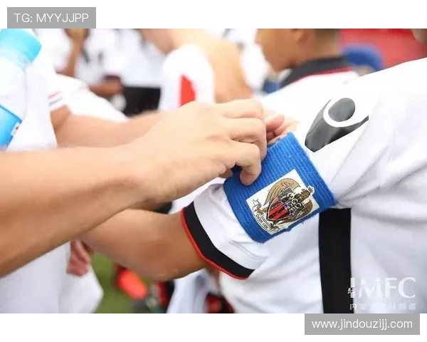 足球明星更衣室内的秘密与团队精神打造之道 足球明星更衣室内的秘密与团队精神打造之道